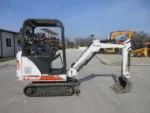 Mini-pelle Bobcat 320 diesel 1,5 t pour travaux compacts – Image 3